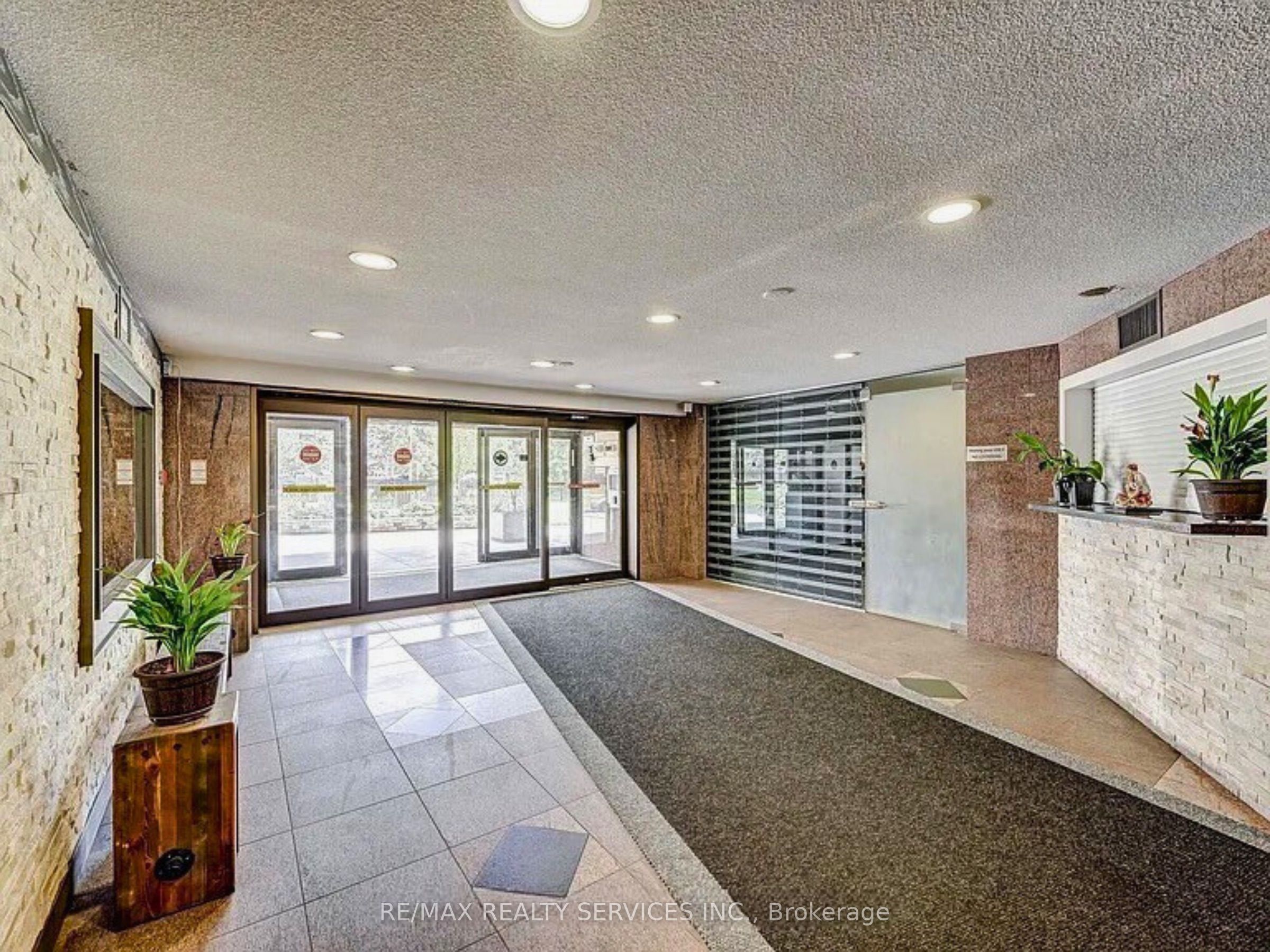 Additional image 3 of 1401-4 Lisa Street, Brampton, ON, L6T 4B6