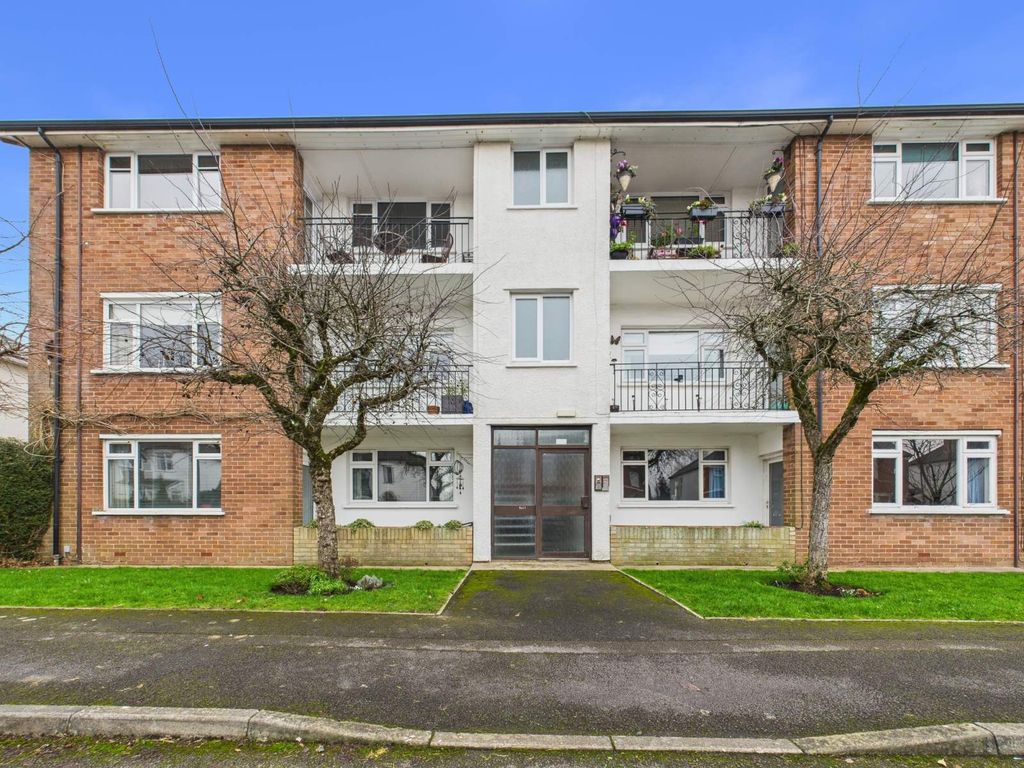 2 bed flat for saleAlfreda Court, Kingsland Road, Whitchurch, Cardiff CF14