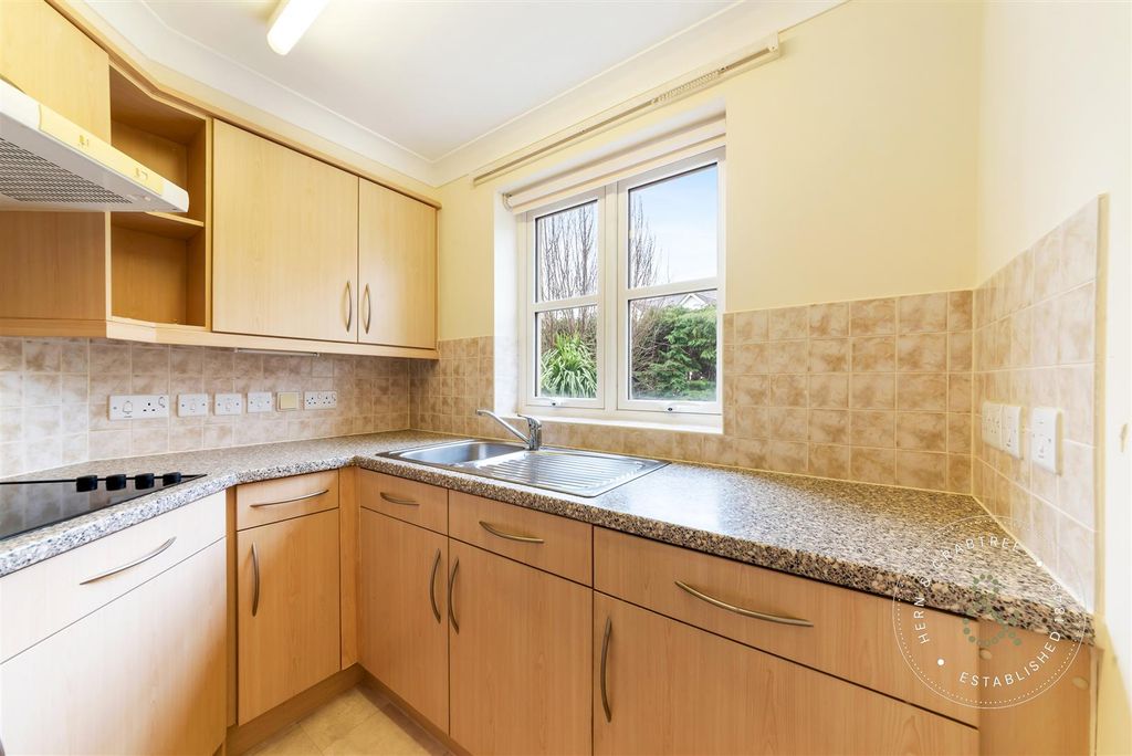Additional image 7 of 1 bed flat for salePritchard Court, Cardiff Road, Llandaff, Cardiff CF5