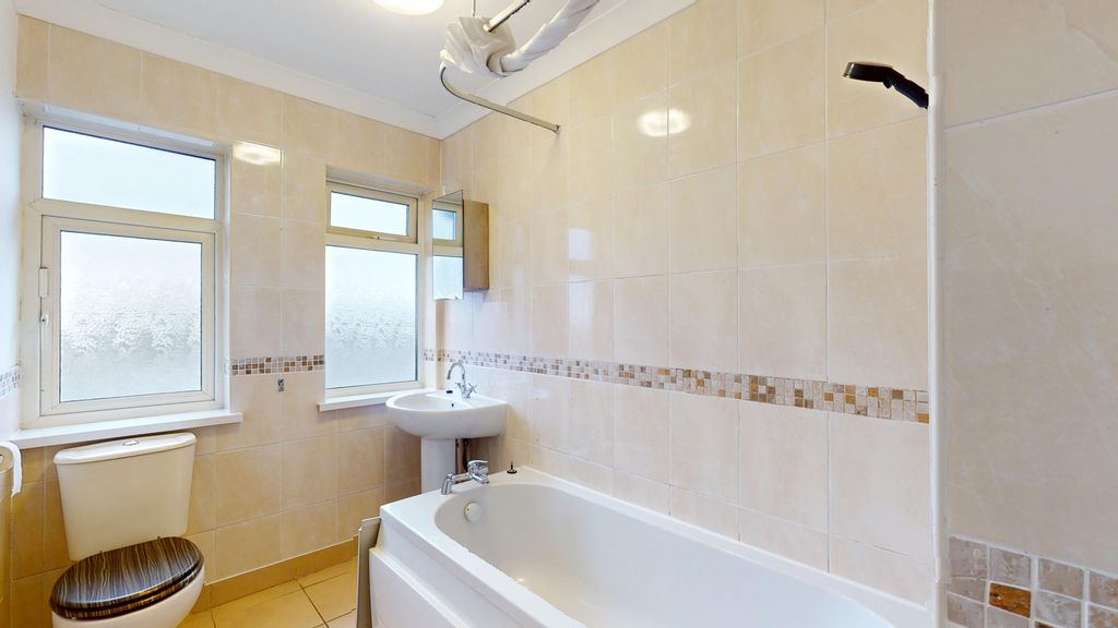 Additional image 4 of 2 bed flat for saleGreenland Crescent, Fairwater, Cardiff CF5