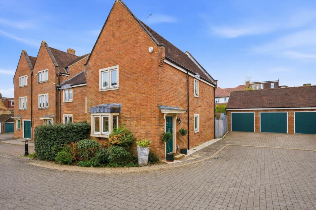 Ulverston Close, St. Albans, Hertfordshire, AL1