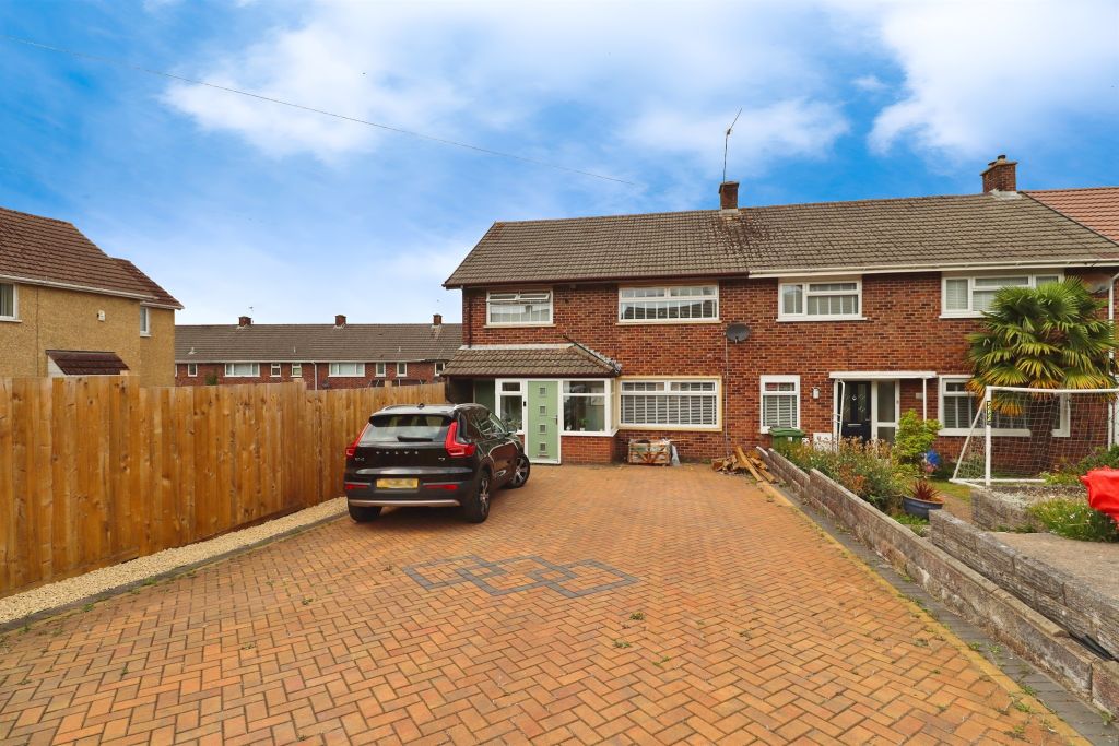 3 bed end terrace house for saleMilverton Road, Llanrumney, Cardiff CF3