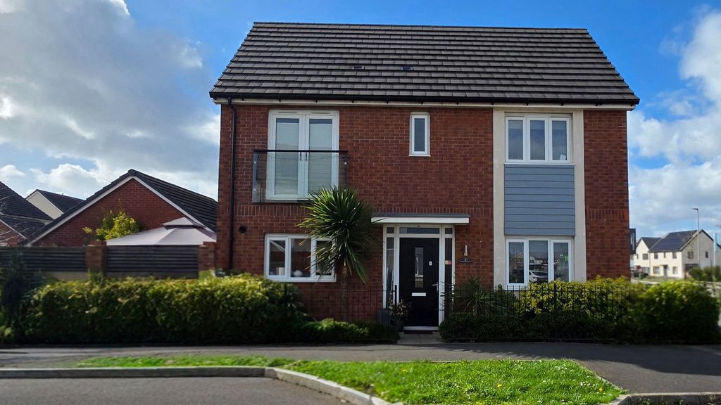 3 bed detached house for saleCarmarthenshire Drive, Glan Llyn, Newport NP19
