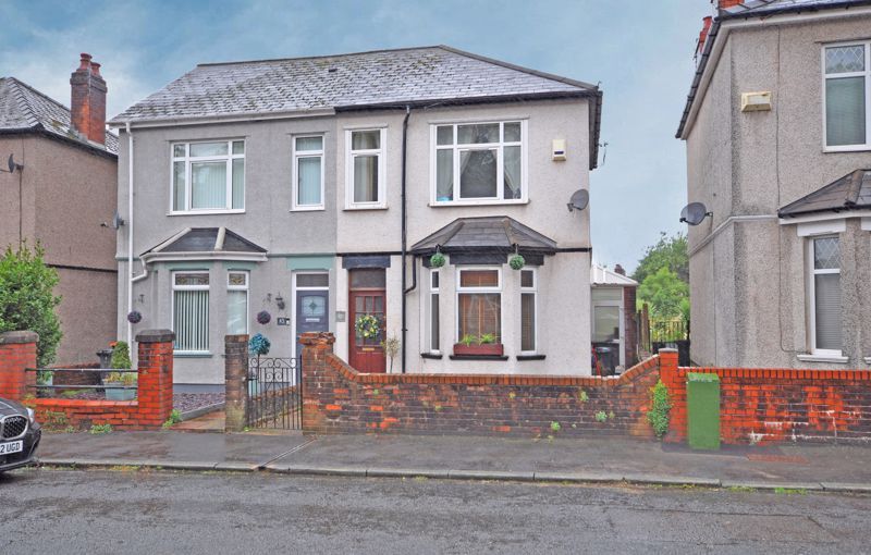 3 bed terraced house for saleSemi-Detached, Aston Crescent, Newport NP20