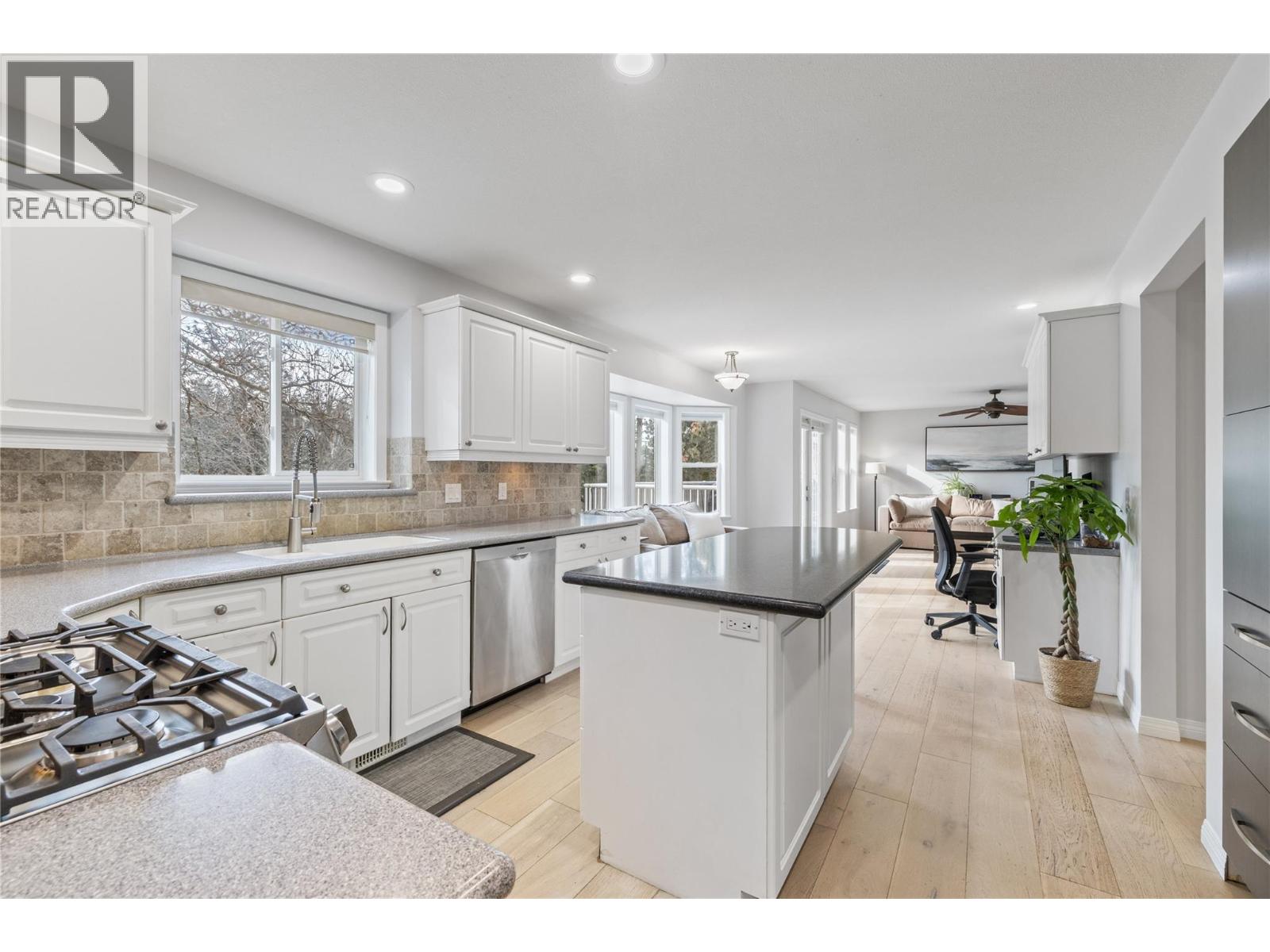 Additional image 2 of 3947 Lakevale Place, Kelowna, BC, V1W3Z5