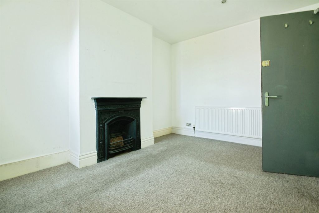 Additional image 9 of 6 bed terraced house for saleTaff Embankment, Cardiff CF11