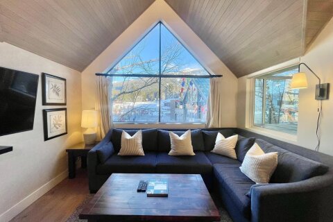 Additional image 7 of Week 9-4293 Mountain Square, Whistler, BC, V8E 1B8