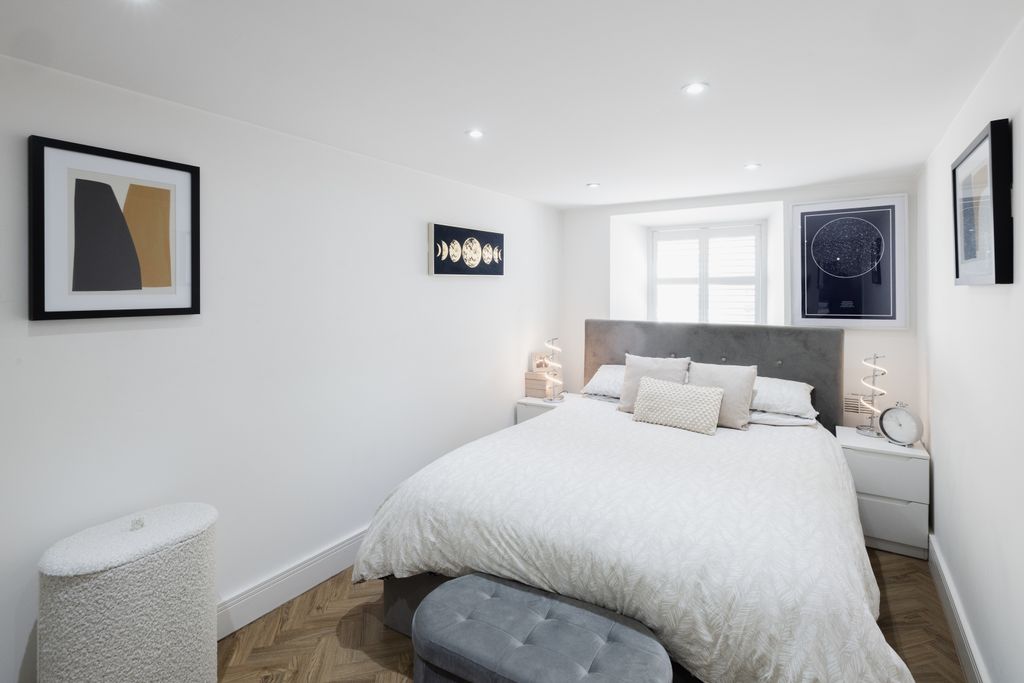 Additional image 16 of 1 bed flat for sale10 Elizabeth Place, St. Helier, Jersey JE2