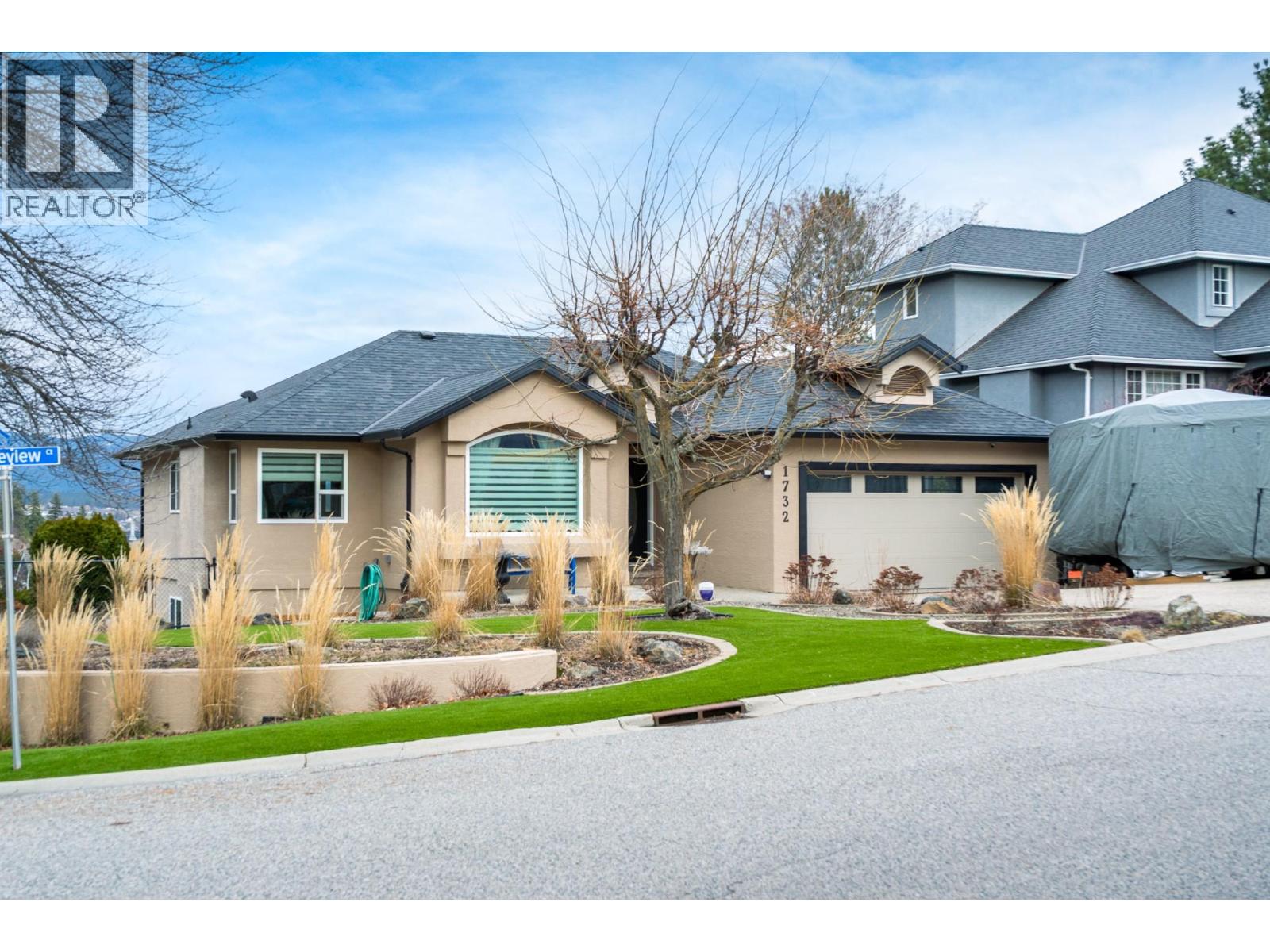 1732 Spruceview Court, Kelowna, BC, V1Y7R1