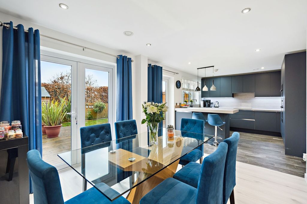 4 bed detached house for saleMcnaughton Court, Stirling FK8