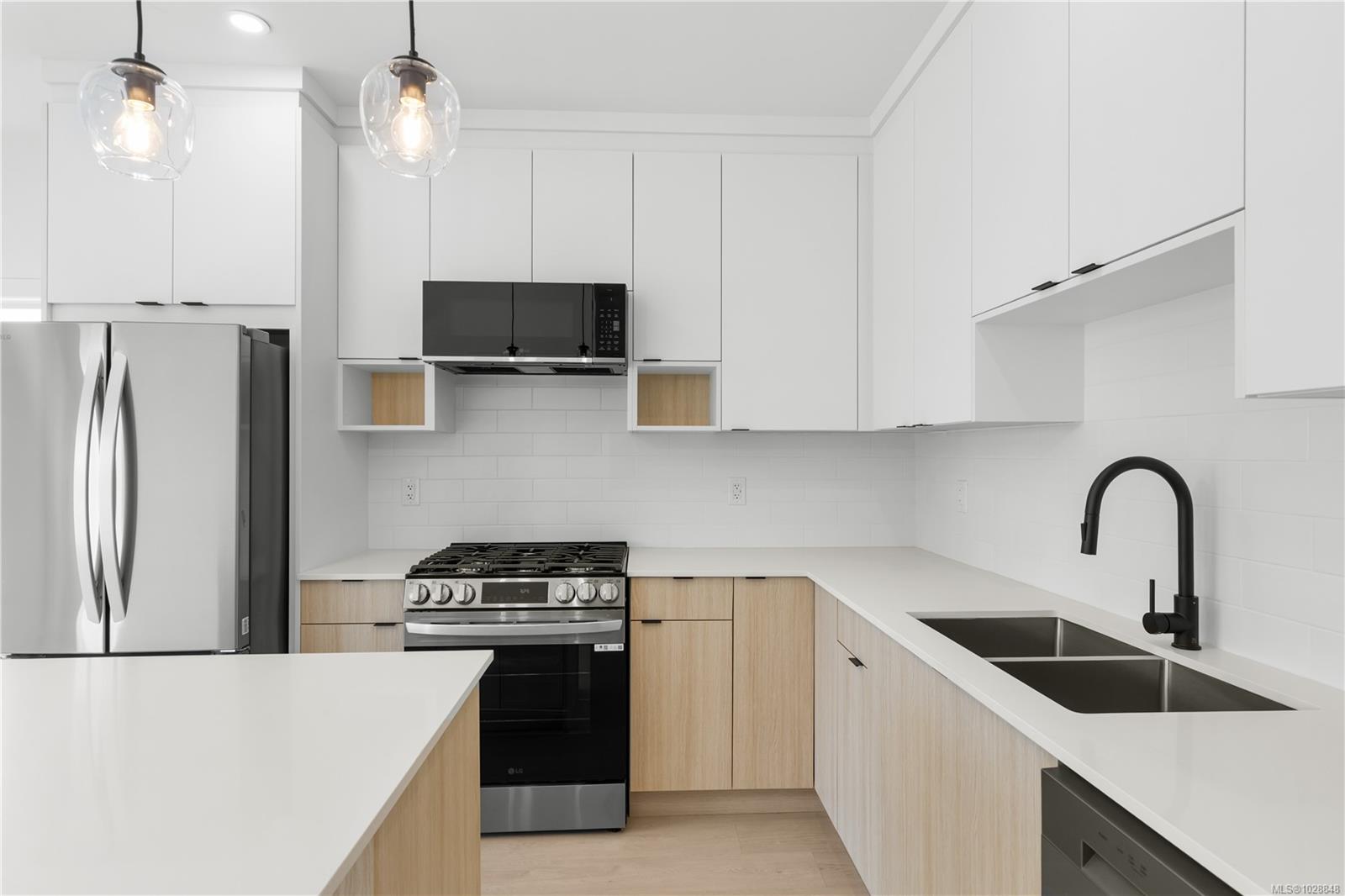 Additional image 4 of 317-2629 Millstream Road, Langford, BC, V9B 3R8