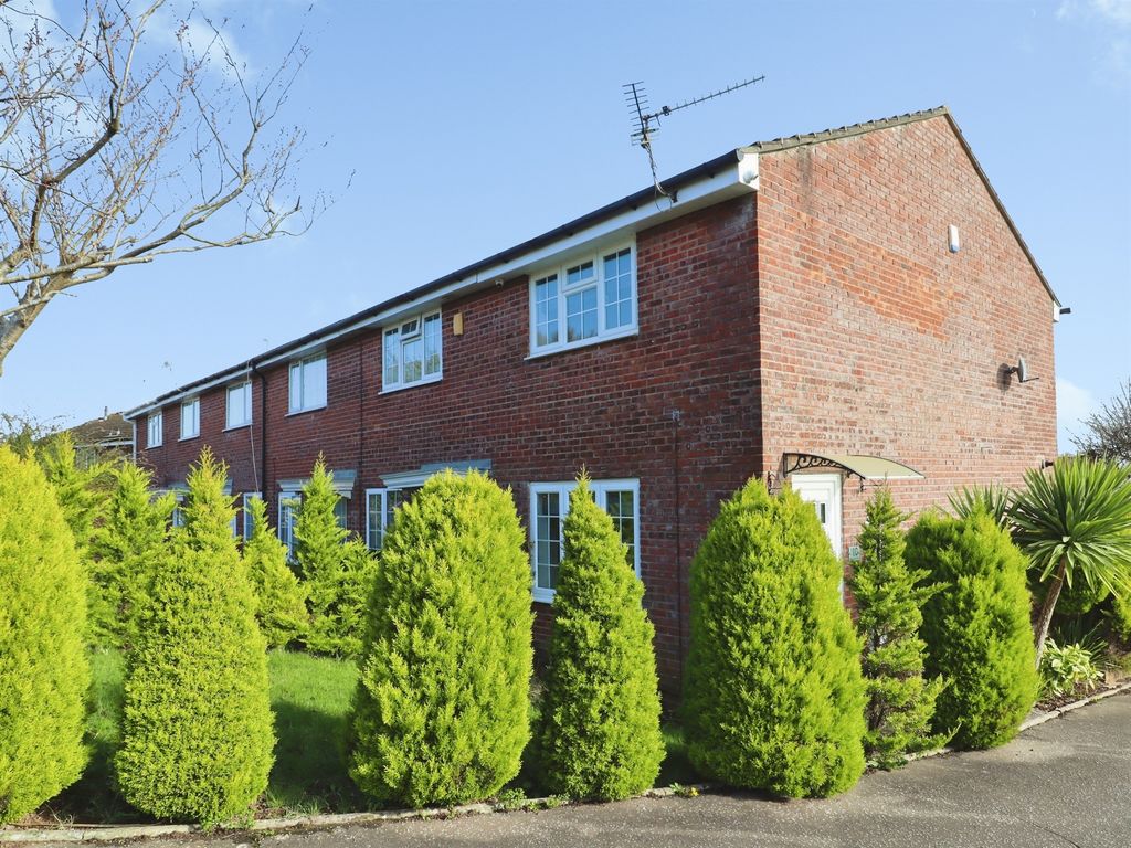 2 bed semi-detached house for saleSundew Close, Cardiff CF5