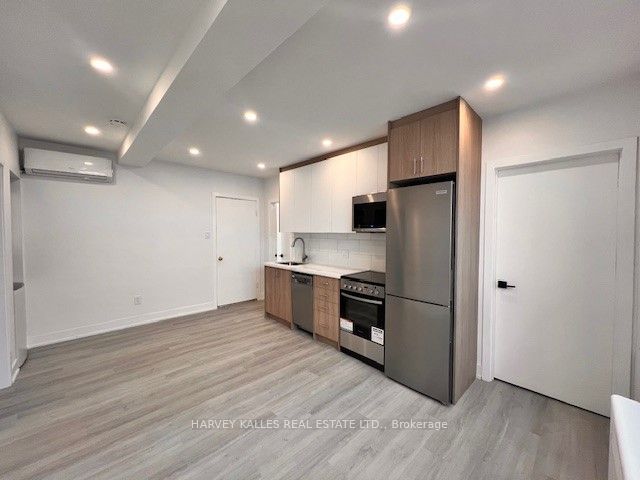 Additional image 3 of 2-1982 Eglinton Avenue W, Toronto, ON, M6E 2J9