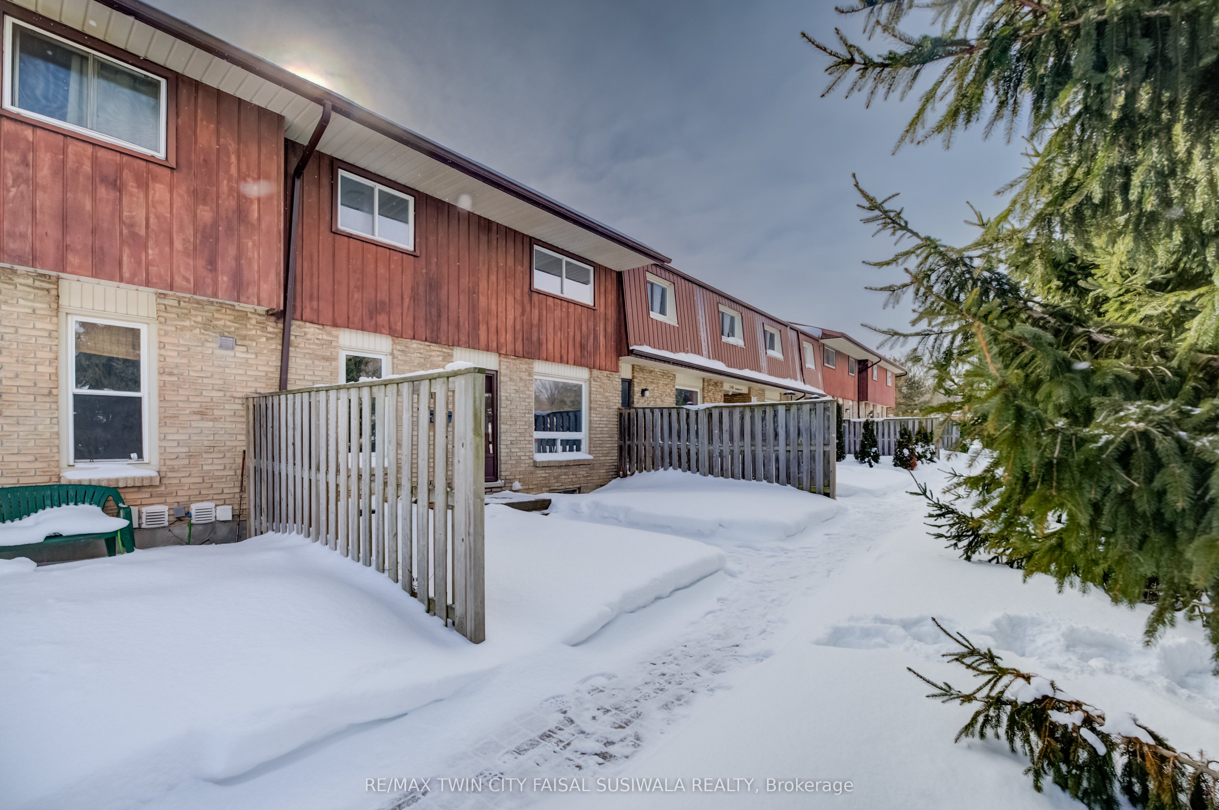 Additional image 4 of 18-249 Cedarbrae Avenue, Waterloo, ON, N2L 4S8