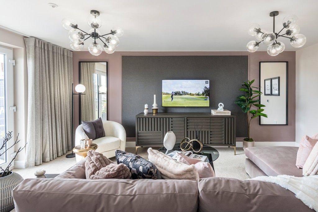 Additional image 3 of 3 bed flat for sale"Maybury Apartment - 3 Bed - Top Floor" at Turnhouse Road, Edinburgh EH12