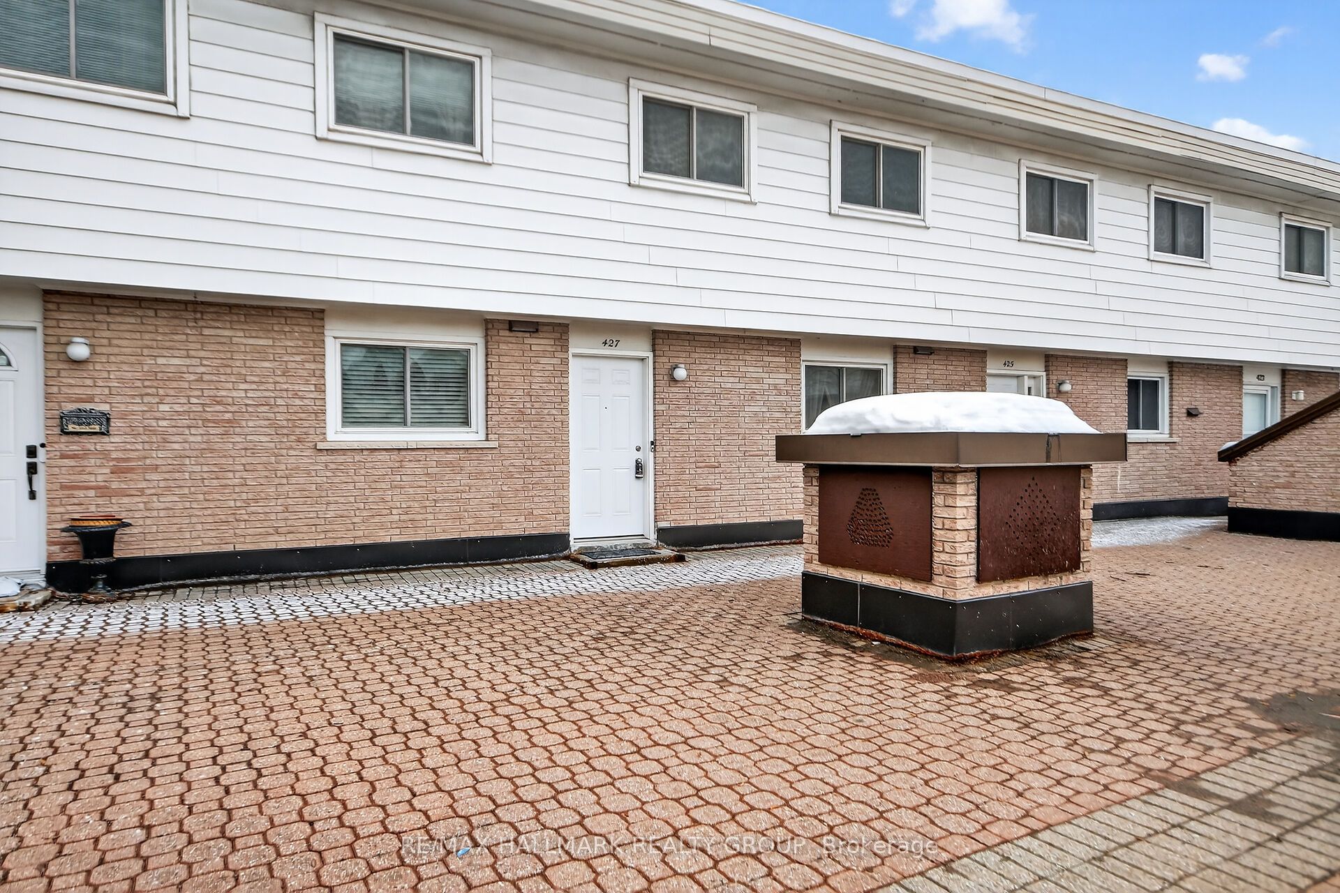 Additional image 2 of 427 Moodie Drive, Ottawa, ON, K2H 8A5