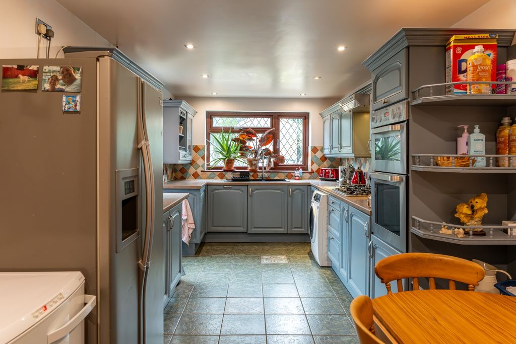 Additional image 10 of 4 bed detached house for salePennyfarthing Lane, Undy NP26