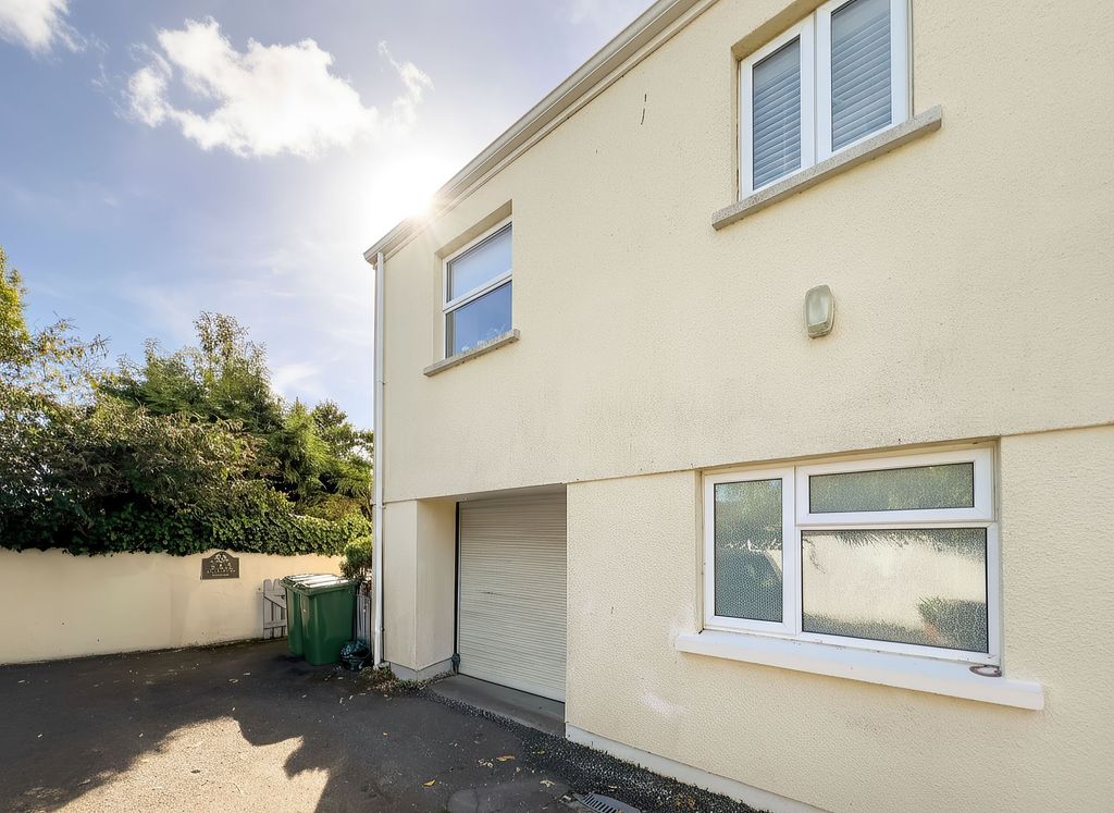 2 bed flat for sale2 Vallon Court, St Clement JE2