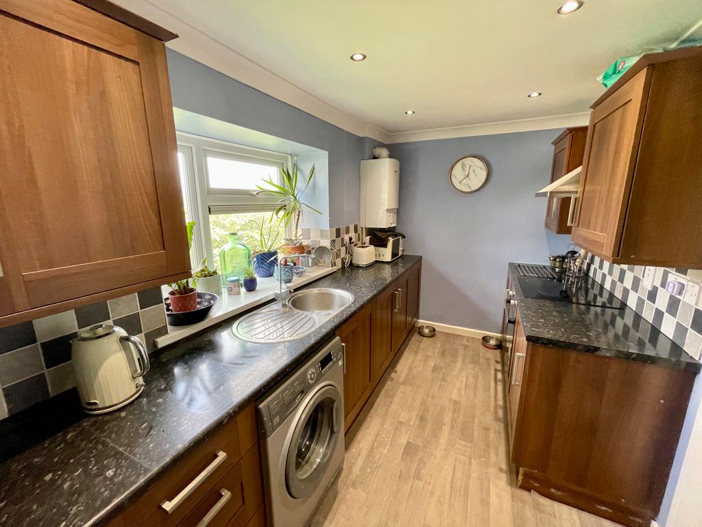 Additional image 4 of 2 bed flat for saleWestbourne Road, Cardiff CF14