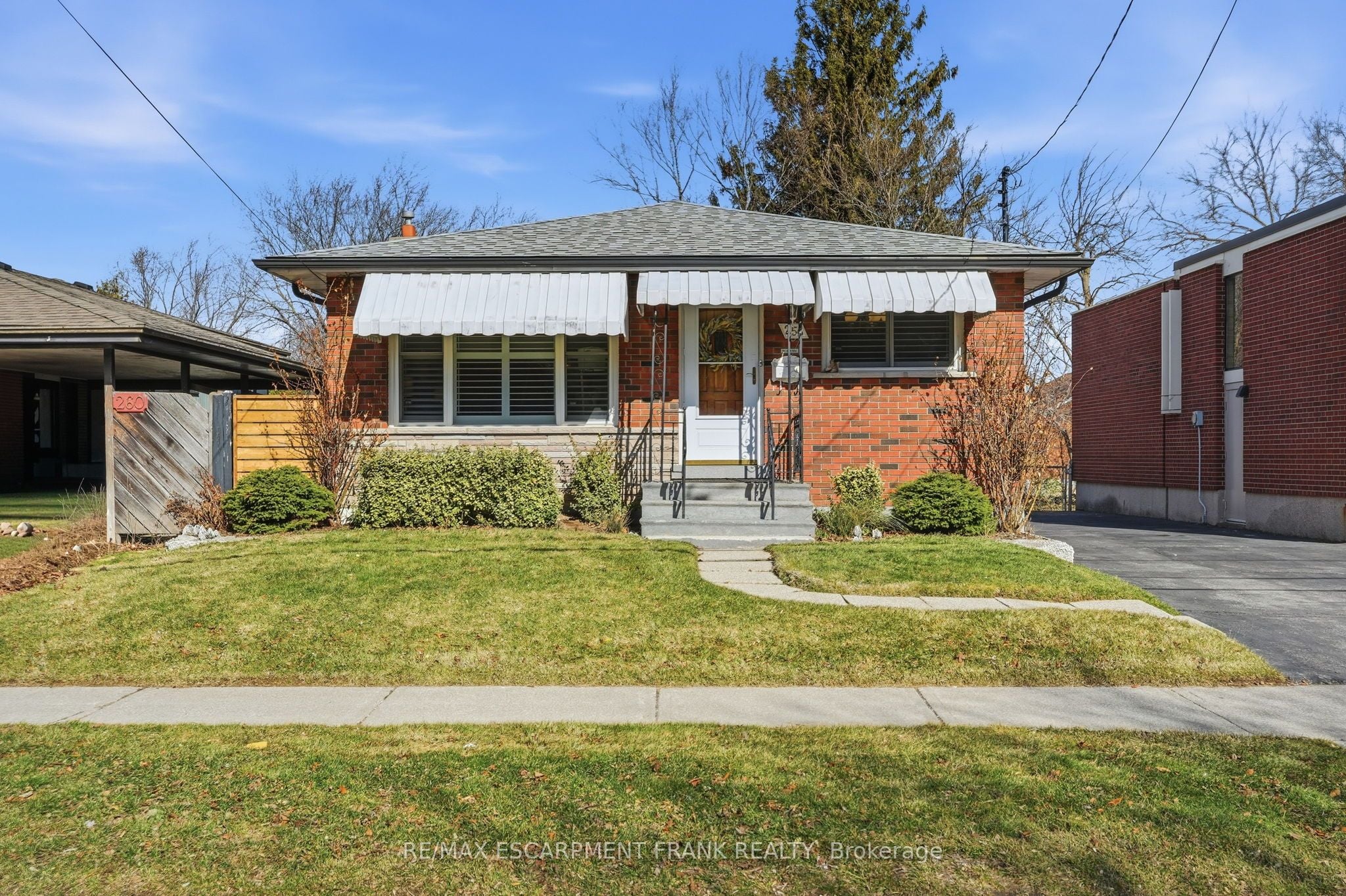 256 Whitney Avenue, Hamilton, ON, L8S 2G8