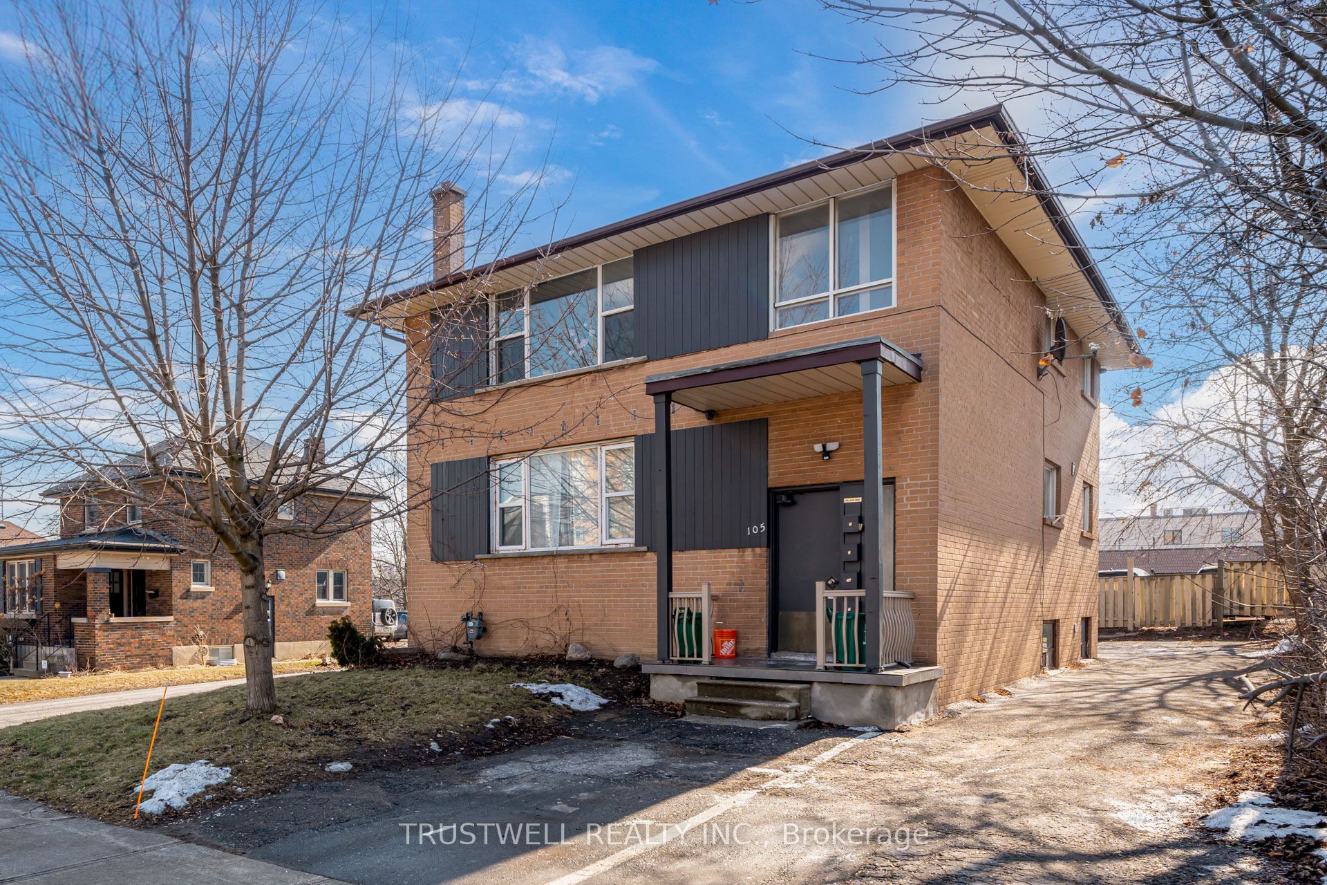 1-105 Mary Street E, Whitby, ON, L1N 2P3