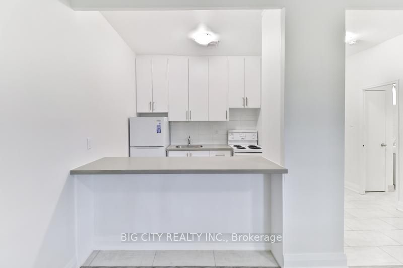 Additional image 3 of 103-31 Upper Canada Drive, Toronto, ON, M4K 2L5