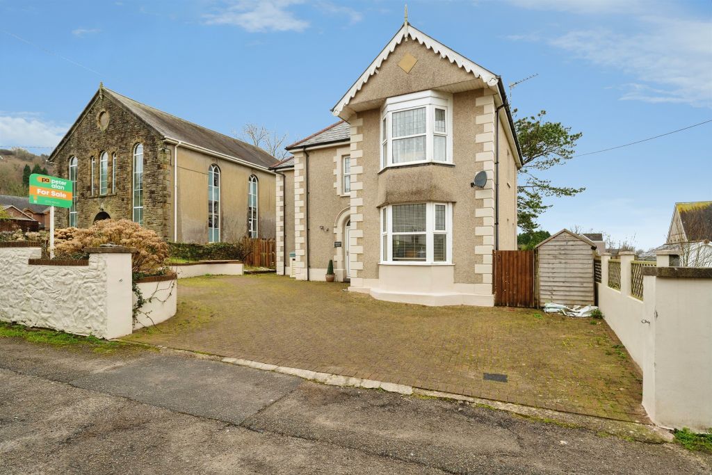 4 bed detached house for saleTrinity Lane, Penclawdd, Swansea SA4 photo 2