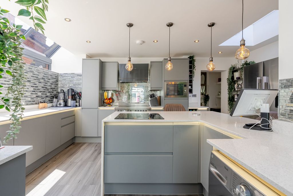 Additional image 2 of 4 bed semi-detached house for saleVictoria Road, Ascot SL5