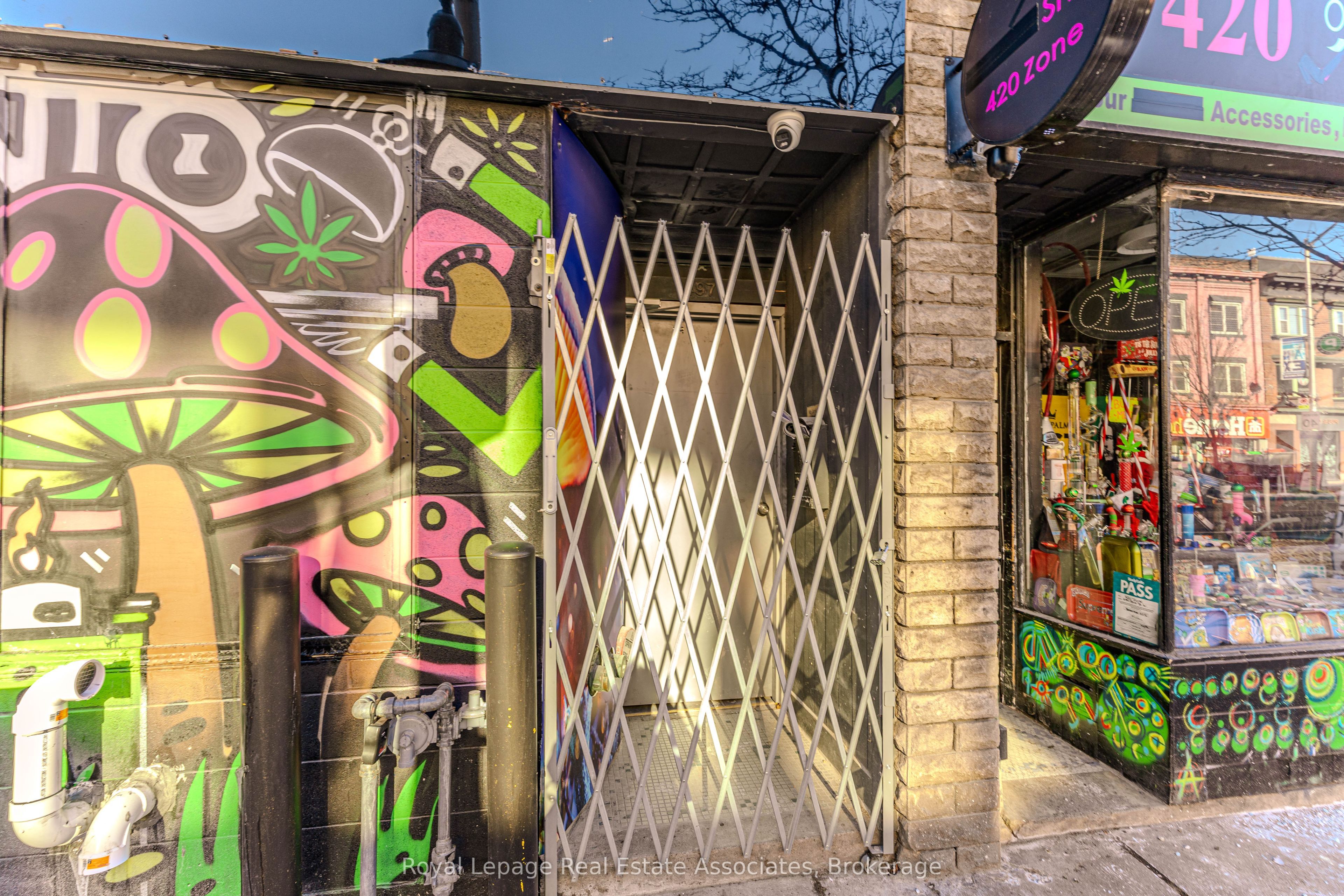 Additional image 3 of 16 (3rd)-497 Bloor Street W, Toronto, ON, M5S 1Y2