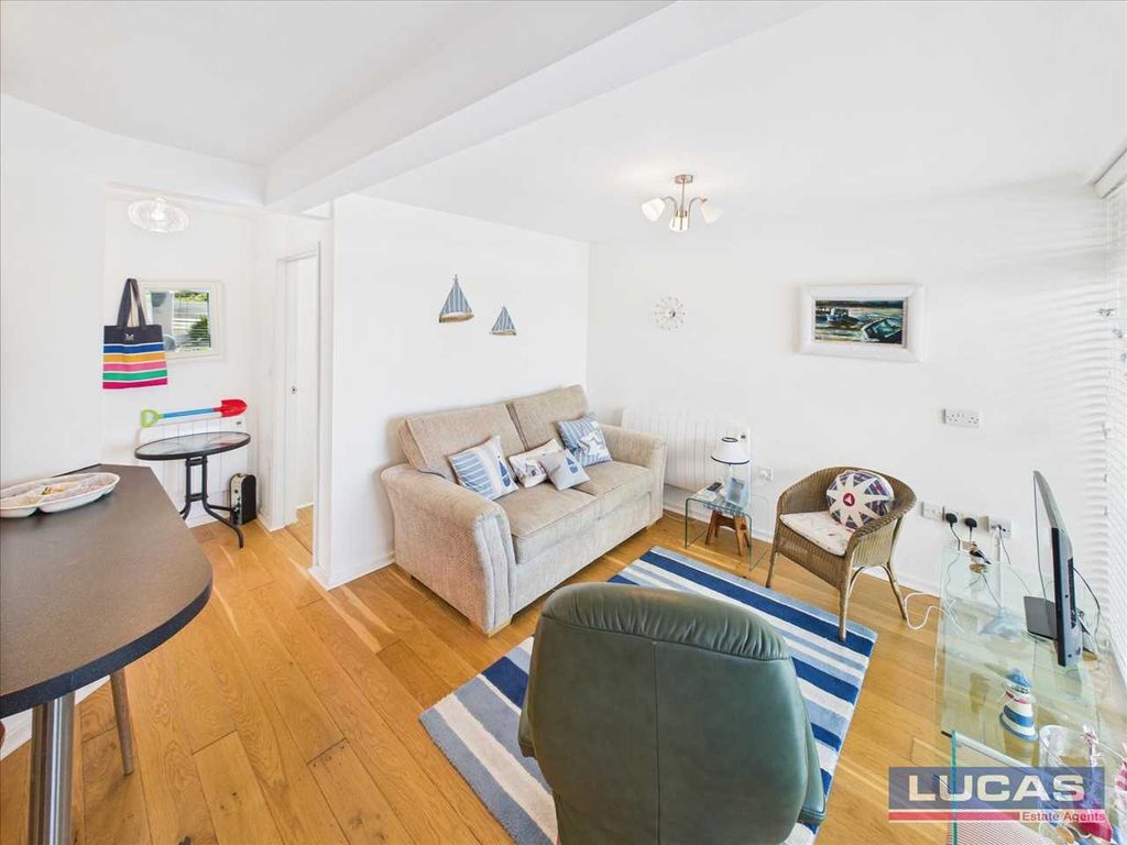 2 bed flat for saleCapel Lodge, Ravenspoint Road, Trearddur Bay LL65 photo 4