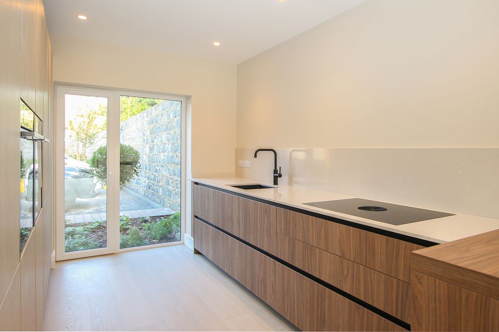 Additional image 2 of 3 bed property to rentLa Grange, St Peter Port, Guernsey GY1