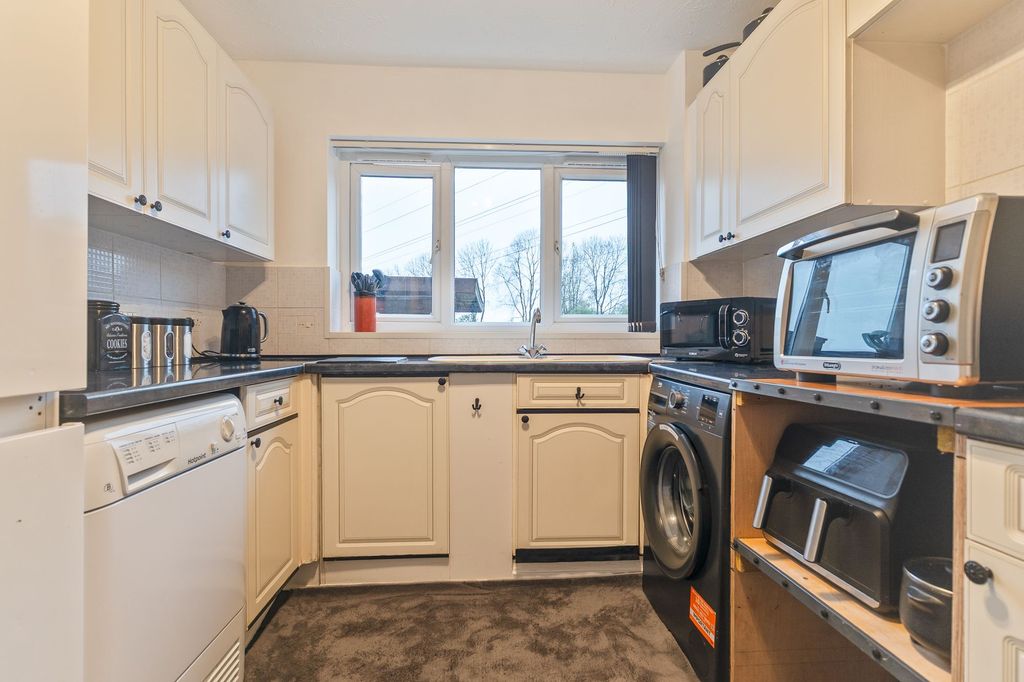 Additional image 4 of 4 bed detached house for saleButtercup Court, Ty Canol NP44