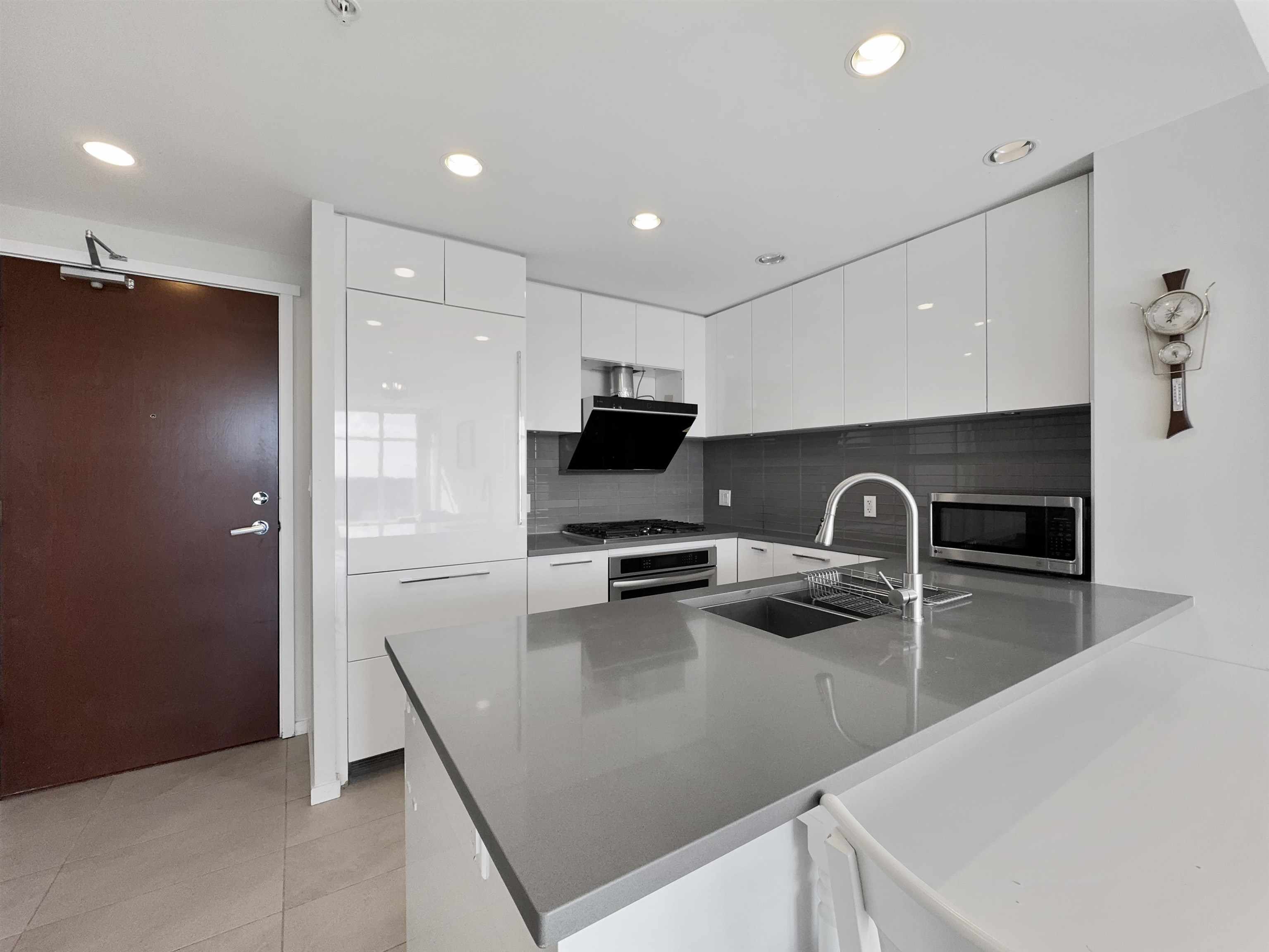 28xx-3102 Windsor Gate, Coquitlam, BC, V3B 0J3