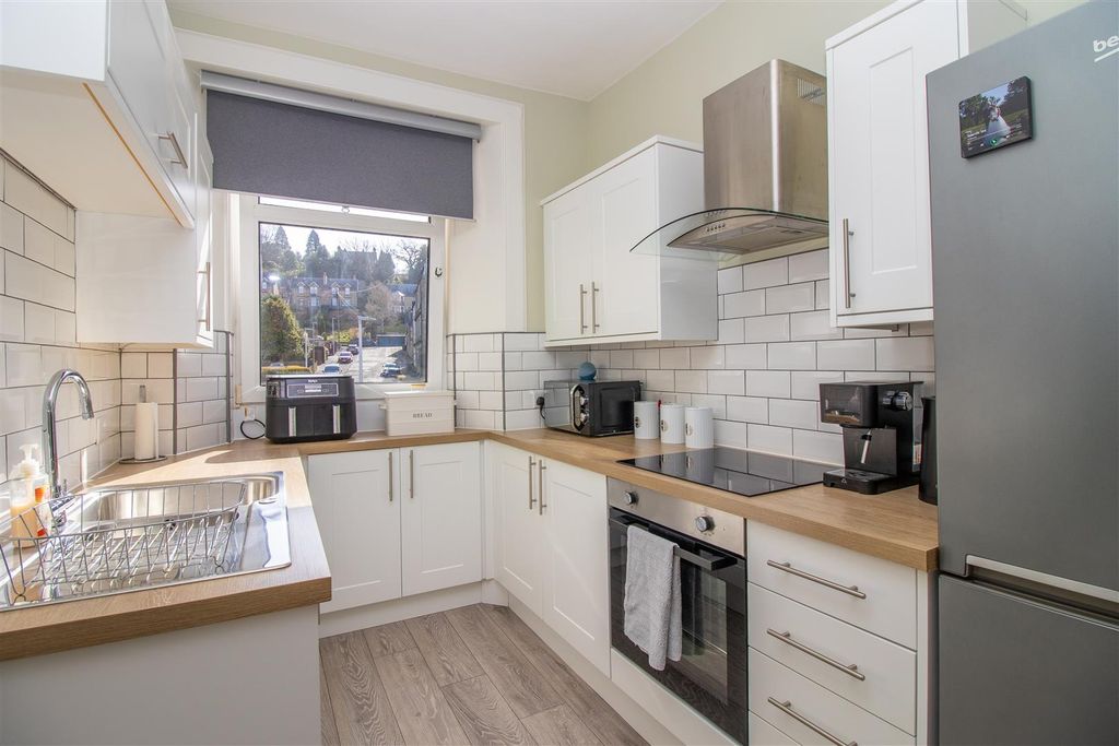 3 bed flat for salePark Terrace, Hawick TD9 photo 3