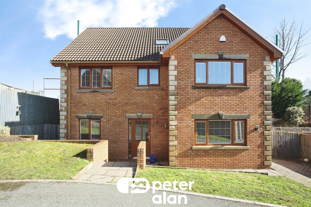 5 bed detached house for saleThe Boundary, Blackwood NP12