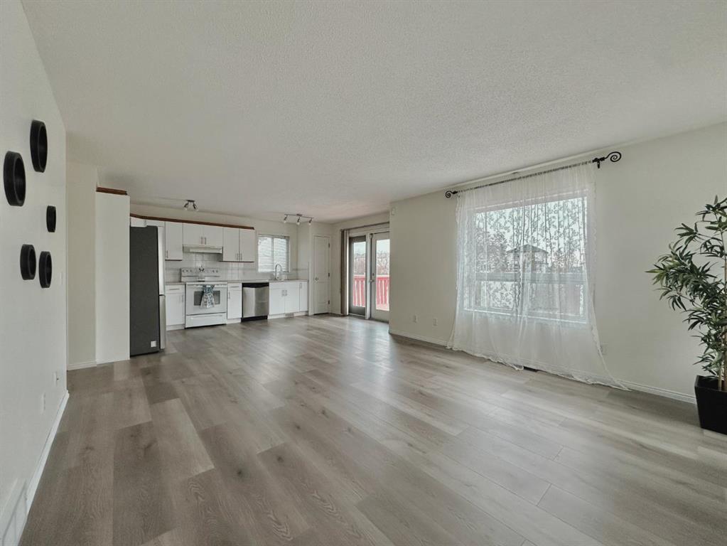 Additional image 6 of 139 Bridlewood Circle SW, Calgary, AB, T2Y 3L1