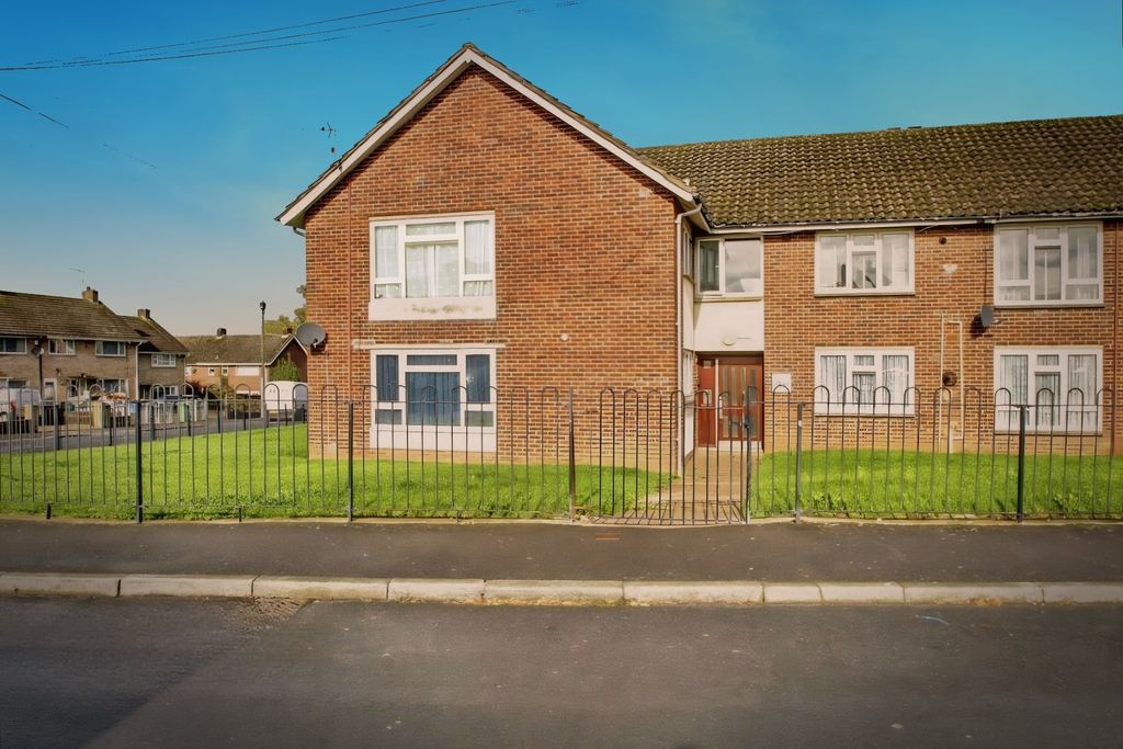 1 bed flat for saleIlchester Road, Llanrumney, Cardiff CF3