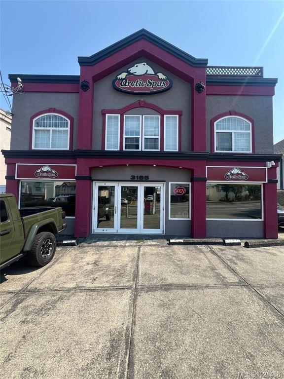 3185 Quadra Street, Victoria, BC, V8X 1E9