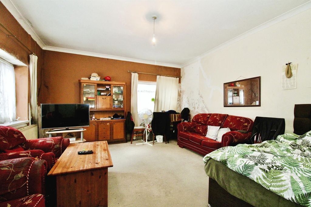 Additional image 3 of 5 bed end terrace house for saleAtlas Road, Cardiff CF5