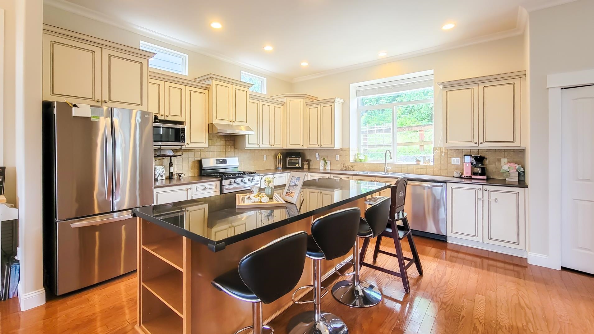Additional image 6 of 11382 154a Street, Surrey, BC, V3R 2V7