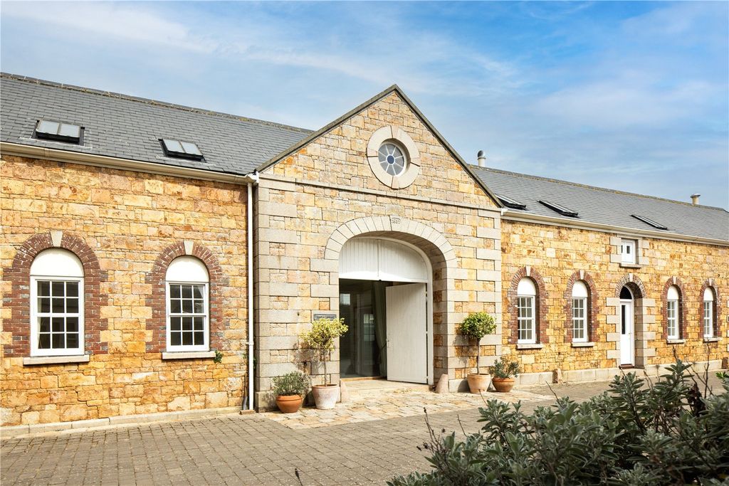 3 bed mews for saleLa Route De Beaumont, St. Peter, Jersey JE3