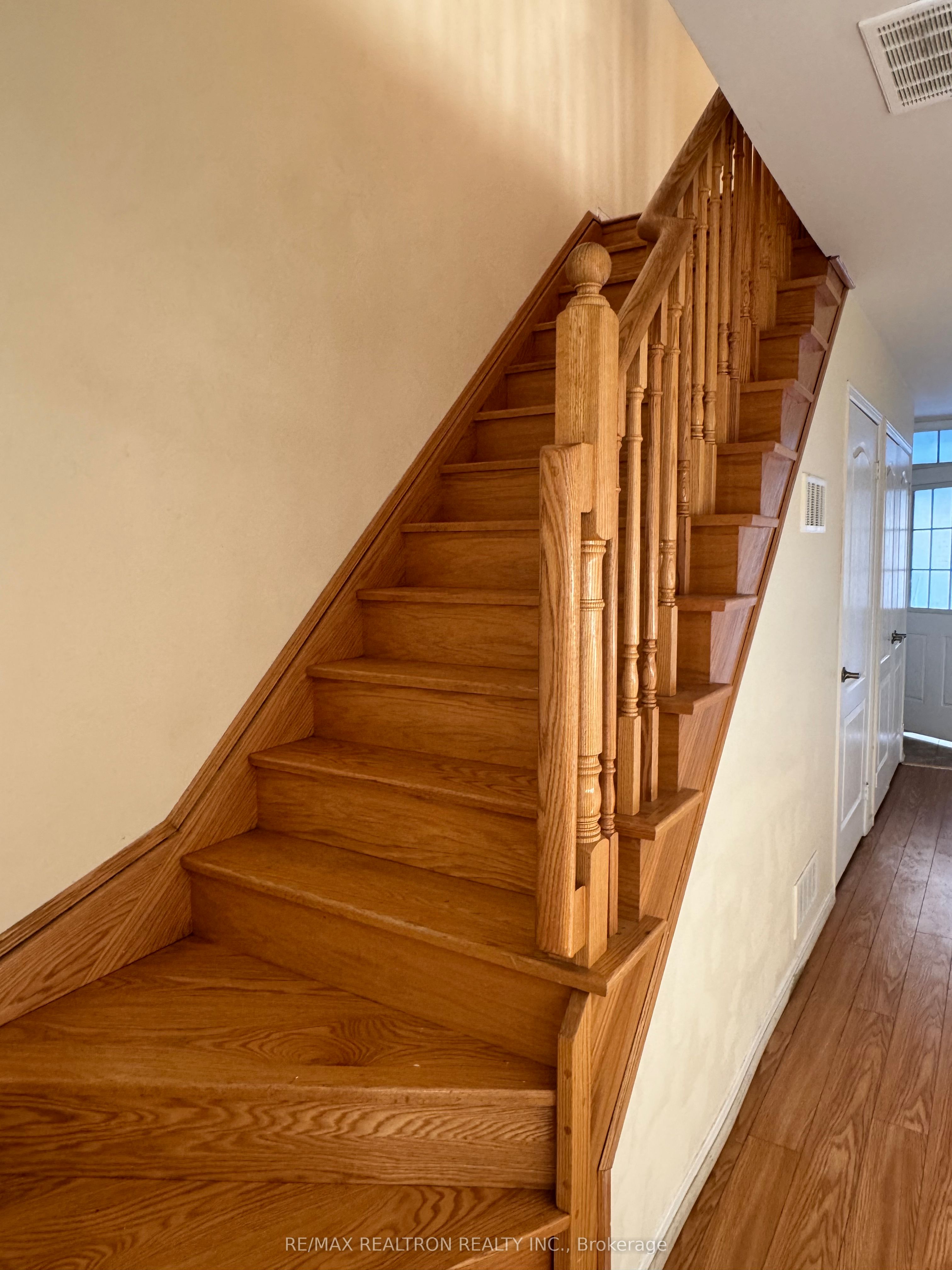 Additional image 6 of 16 Quarrie Lane, Ajax, ON, L1T 0N1