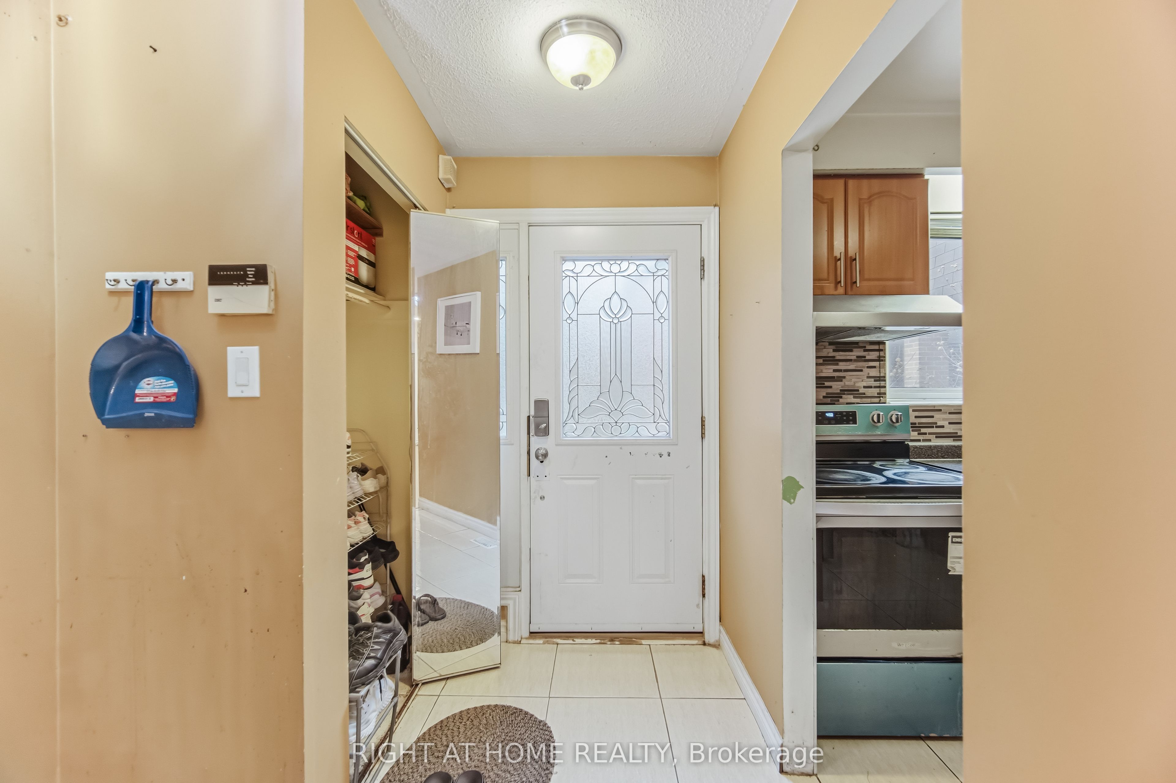 4-415 Silverstone Drive, Toronto, ON, M9V 3K6 photo 5