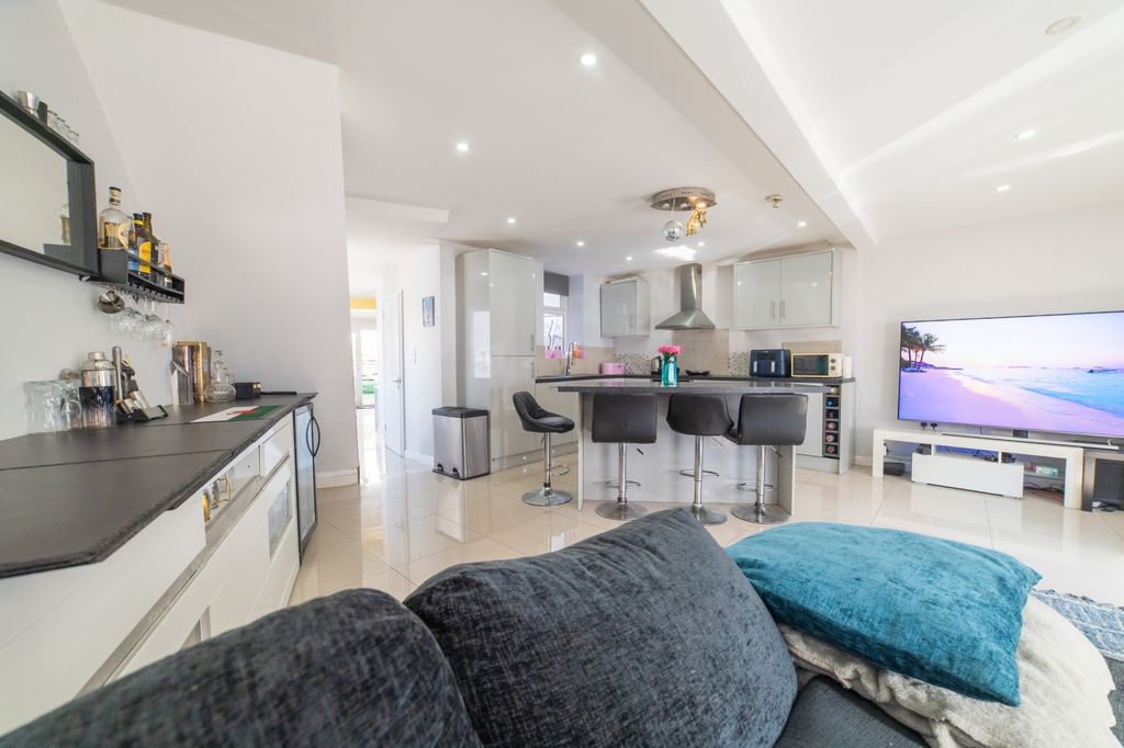 Additional image 6 of 3 bed end terrace house for salePearl Street, Splott CF24