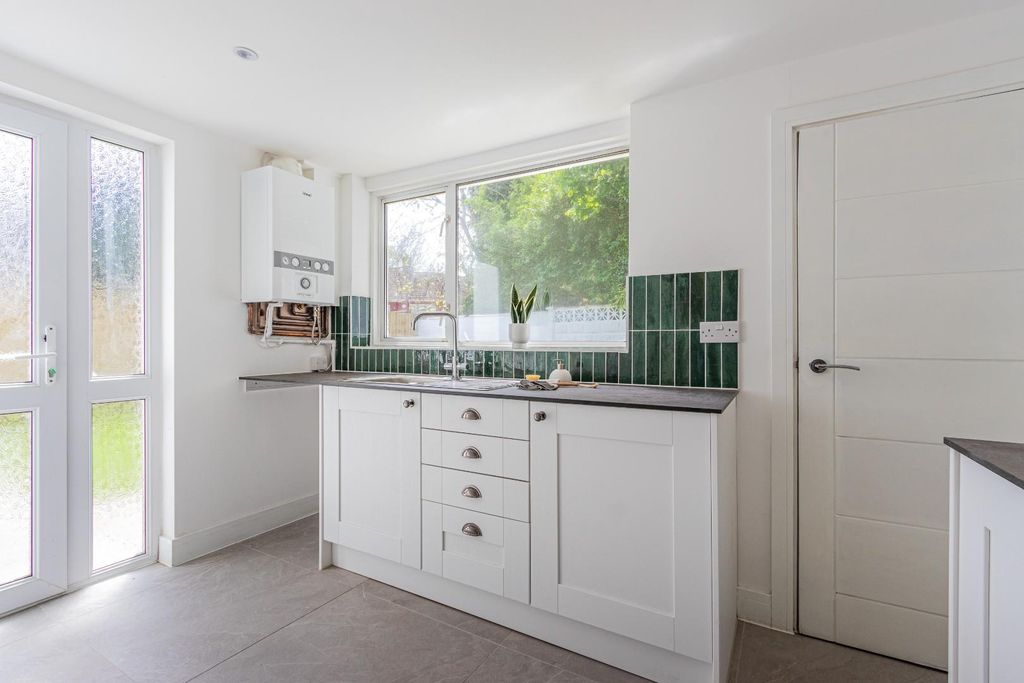 Additional image 10 of 3 bed semi-detached house for salePendwyallt Road, Cardiff CF14