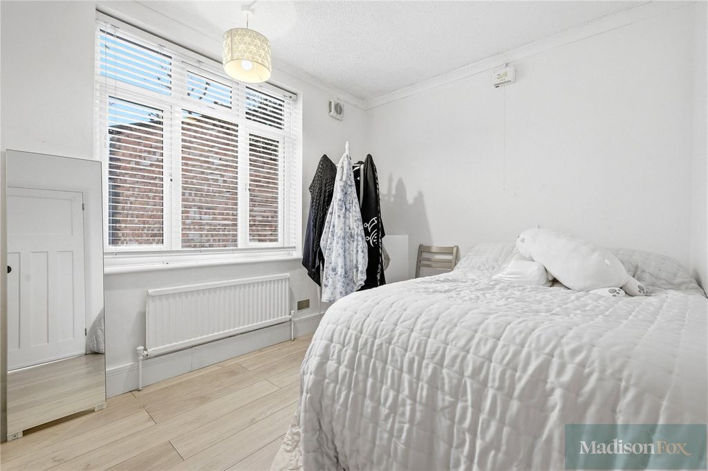 Additional image 11 of 2 bed maisonette for saleBuckhurst Way, Buckhurst Hill IG9