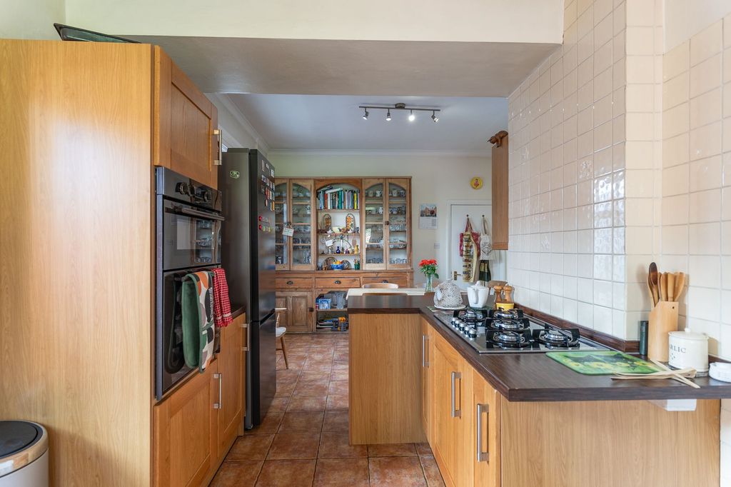 Additional image 7 of 6 bed semi-detached house for saleOakfield Road, Newport NP20