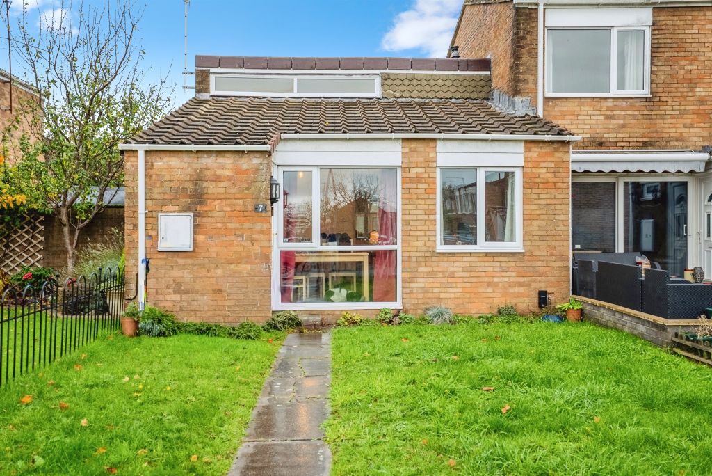 2 bed semi-detached bungalow for saleOak Close, Bulwark, Chepstow NP16