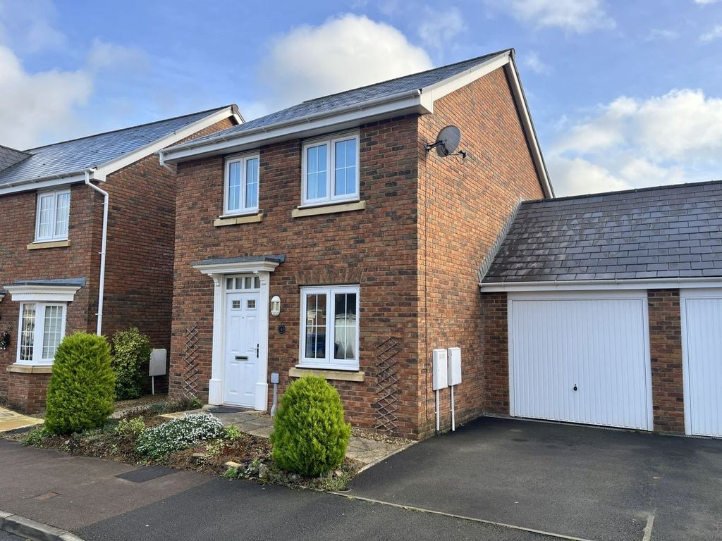 3 bed detached house for salePunchbowl View, Llanfoist, Abergavenny NP7