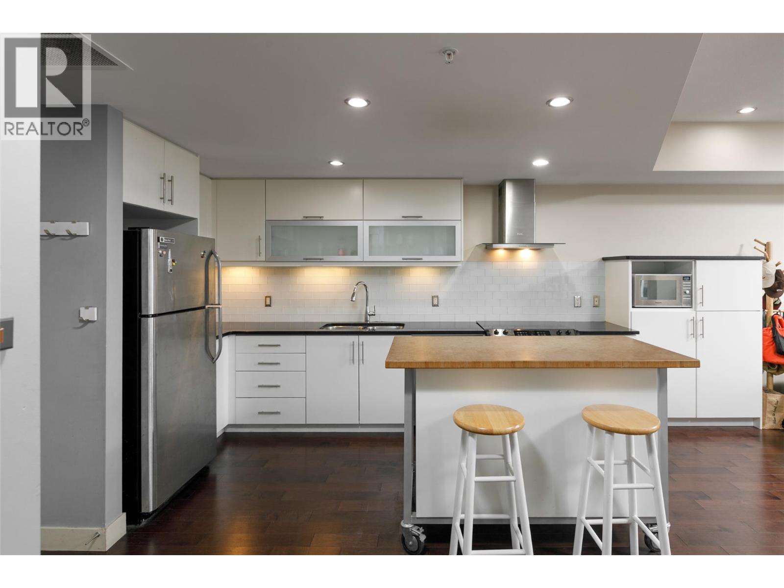 Additional image 4 of 203-700 Martin Avenue, Kelowna, BC, V1Y6V3